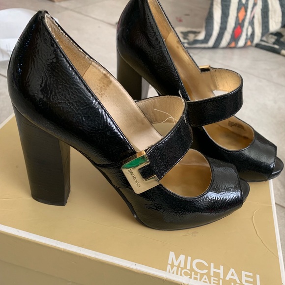 Open shoes - Picture 1 of 4